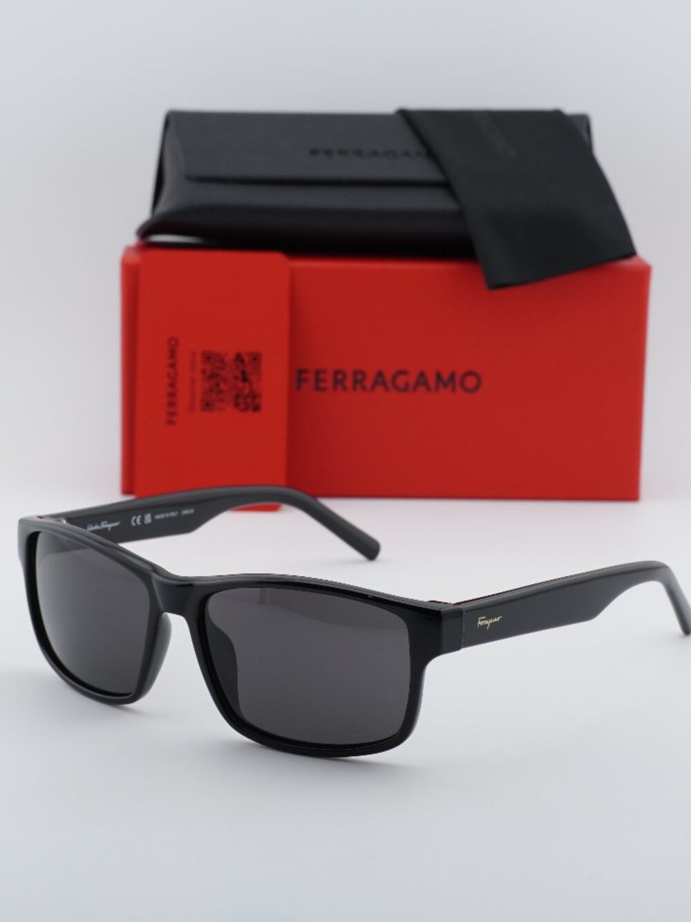 Salvatore Ferragamo SF960S 001 Rectangle Sunglasses - Black / Grey